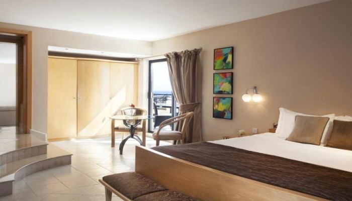 Marina At The Corinthia Beach Resort poza 8